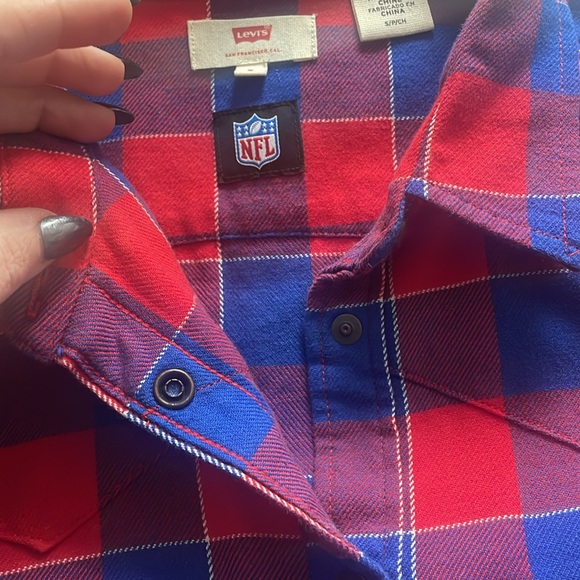 Buffalo Bills Levi’s Plaid Red and Blue Women's Flannel - Picture 3 of 4
